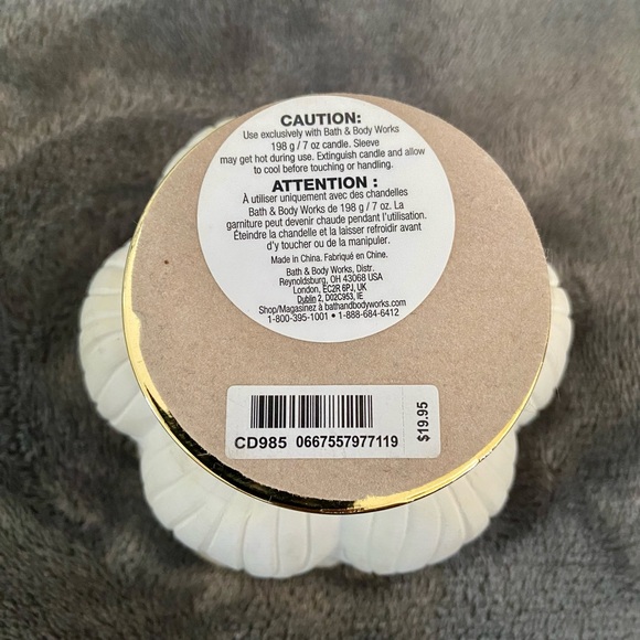 Bath & Body Works Marble Lotus Single Wick Candle Holder - Picture 3 of 5